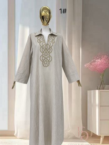 Robe col chemise rayé et brodée