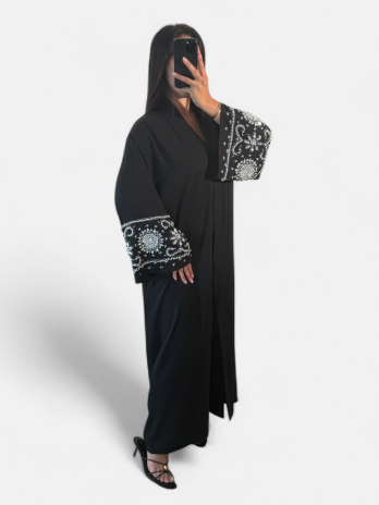 1 Abaya manches perlées