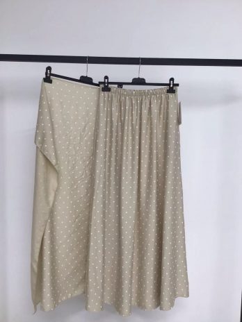 Jupe et foulard carré assortit